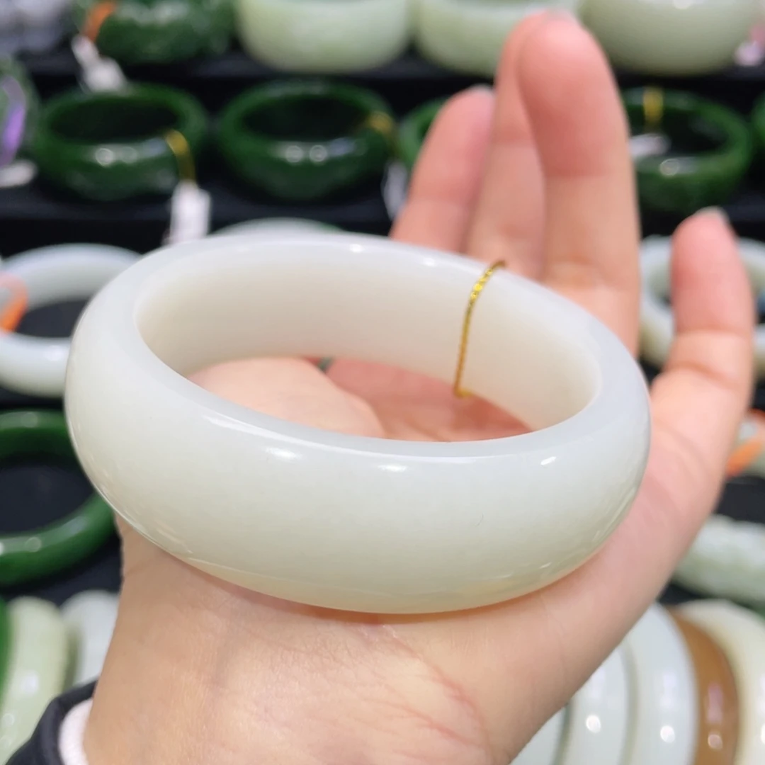 未镶嵌手镯和田玉1