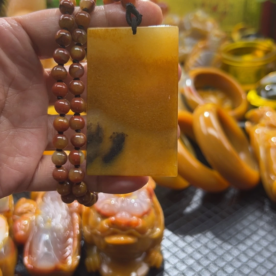 石英质玉未镶嵌颈饰