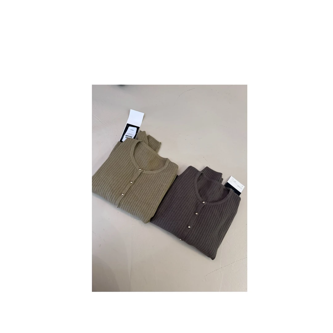 063 小金扣针织开衫