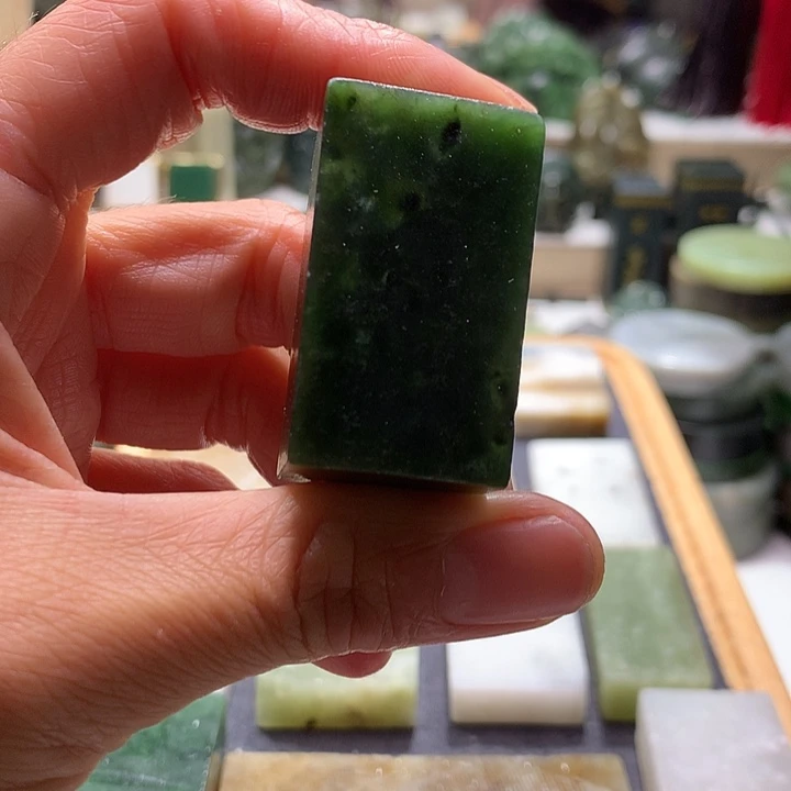 和田玉未镶嵌珠宝半成品