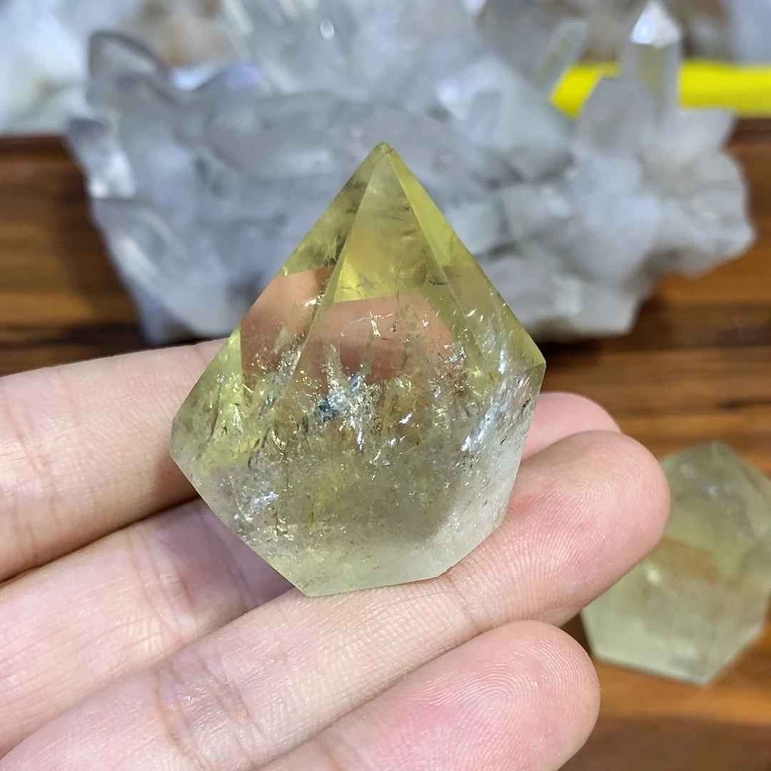 水晶珠宝半成品未镶嵌对****。