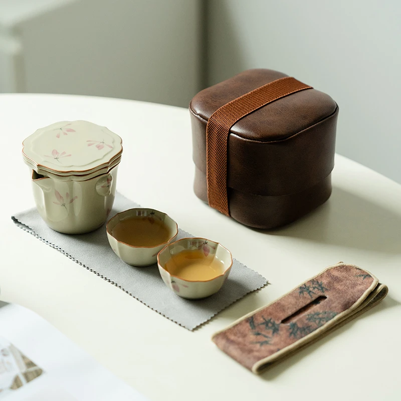 （阿萌茶事）草木灰纯手绘粉兰花-晴枫手抓壶旅行茶具（皮包）