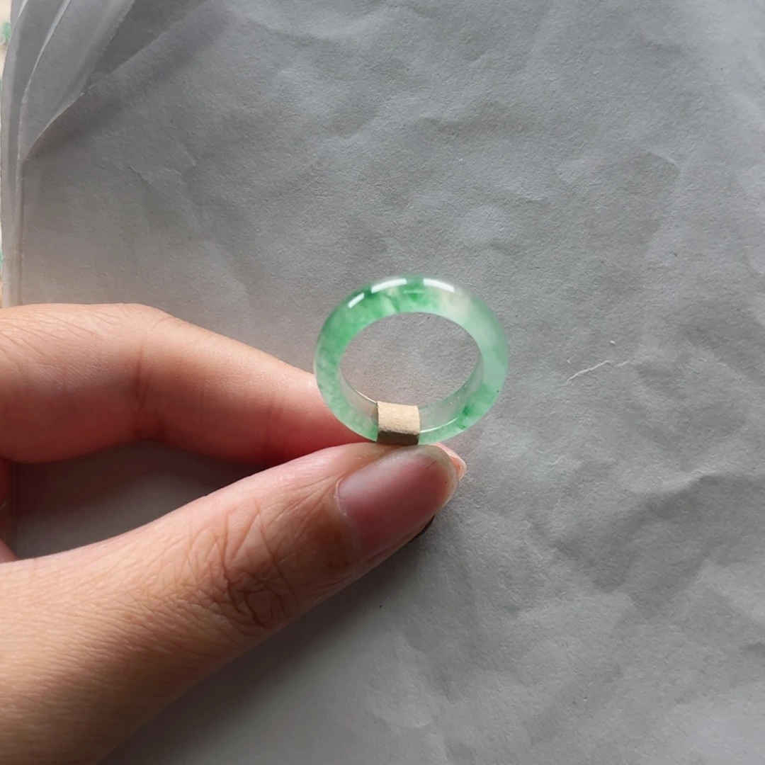 未镶嵌石英质玉戒圈
