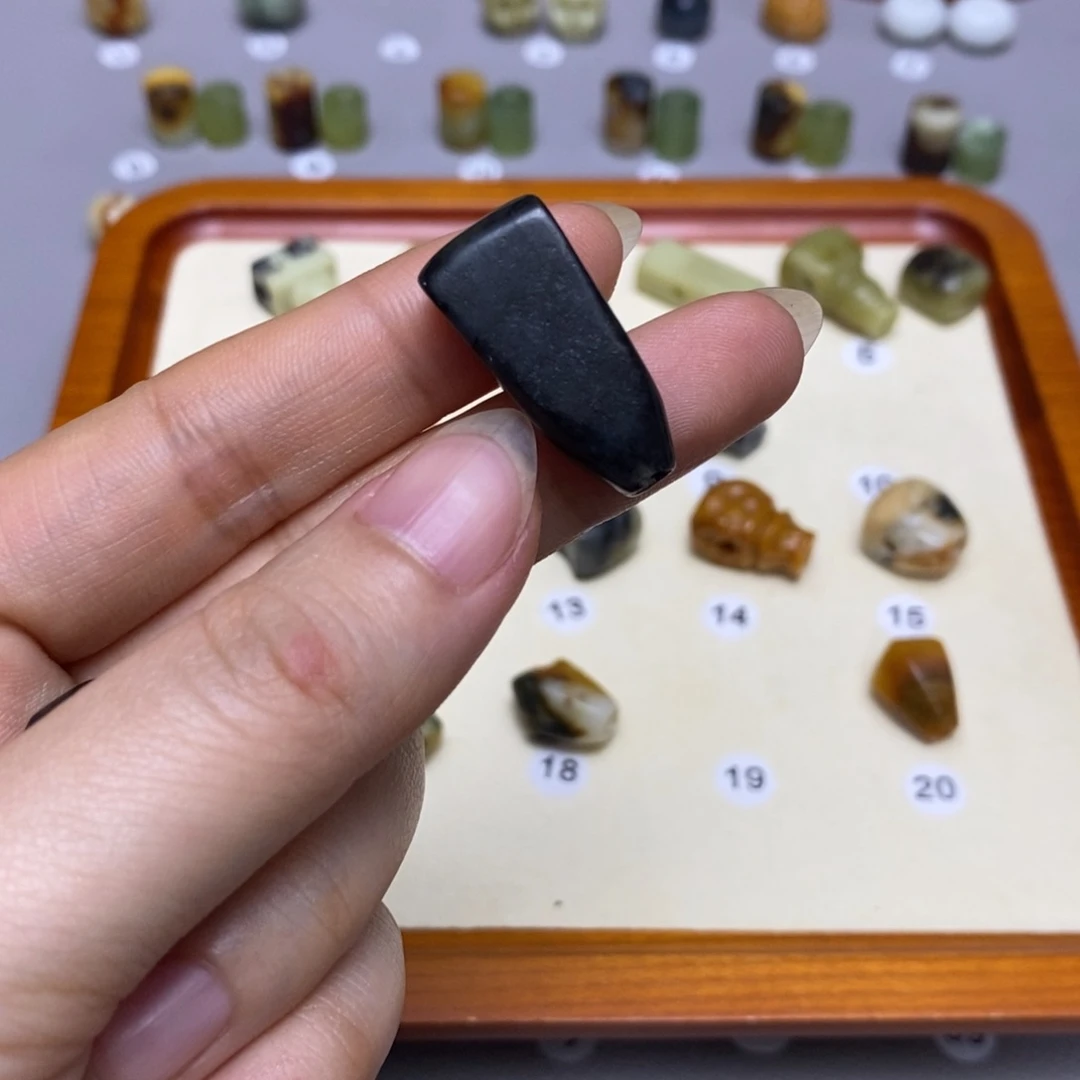 蛇纹石玉配饰合金呼***响