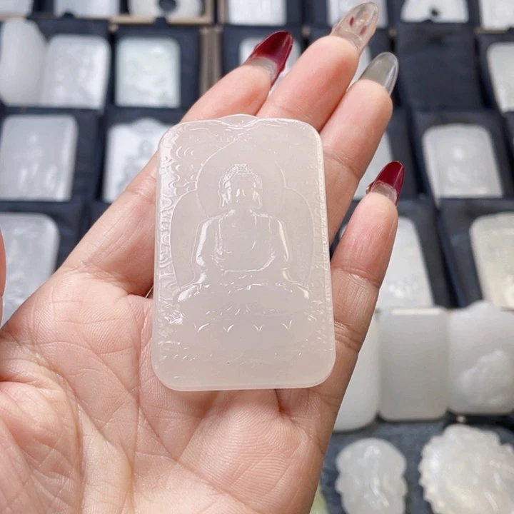 石英质玉（金丝玉）颈饰未镶嵌金**耀 新疆金丝玉双面雕工