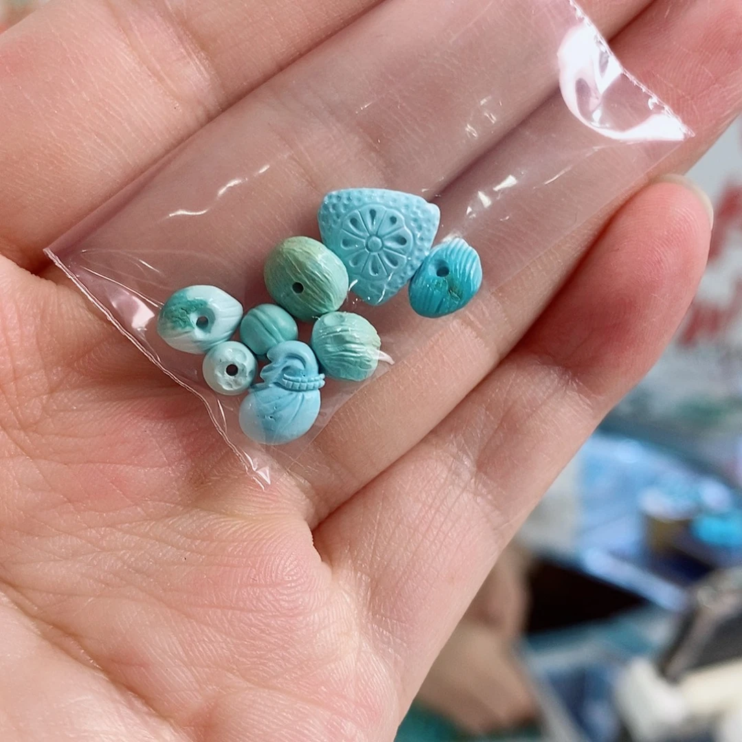 绿松石未镶嵌珠宝奇石