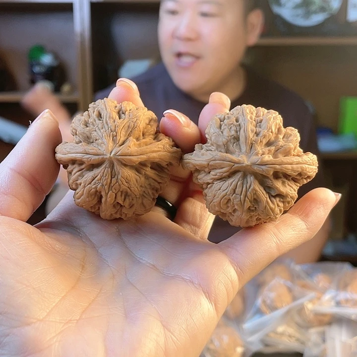 文玩核桃把件L*J粗筋