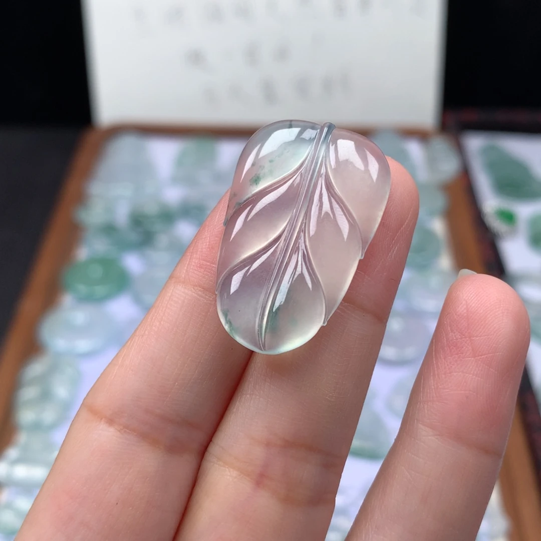 颈饰未镶嵌翡翠高冰飘花大叶子