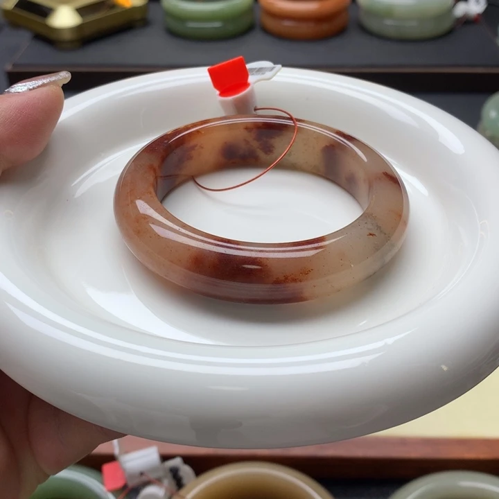 未镶嵌手镯石英岩玉