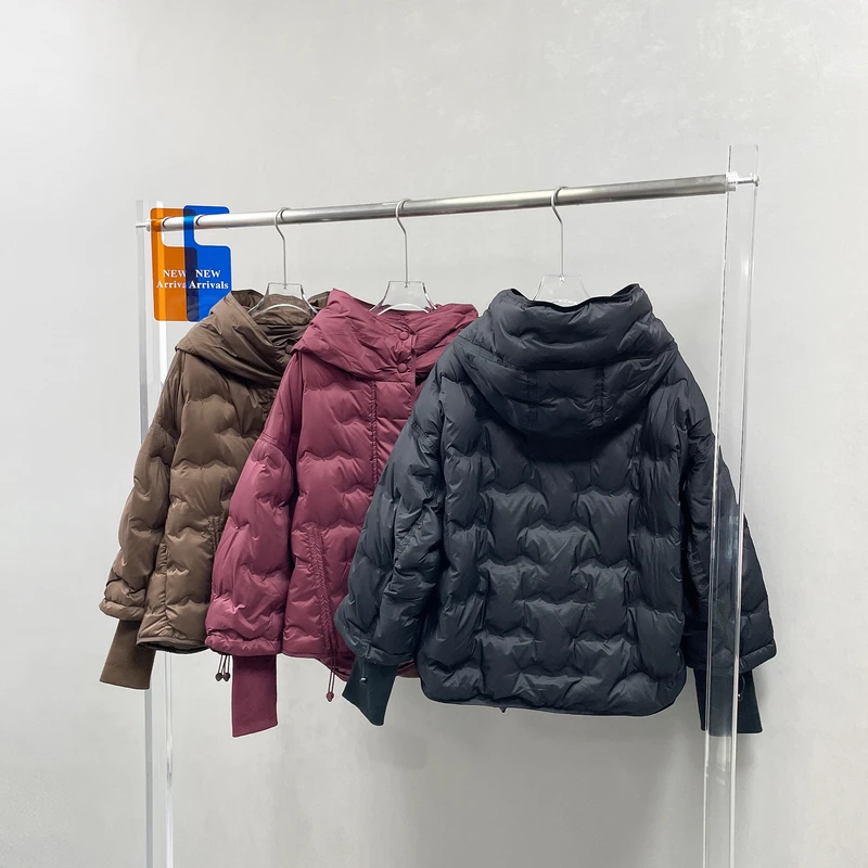 欧货羽绒服女冬季新款鸭绒加厚拼接袖口压胶保暖连帽外套8812