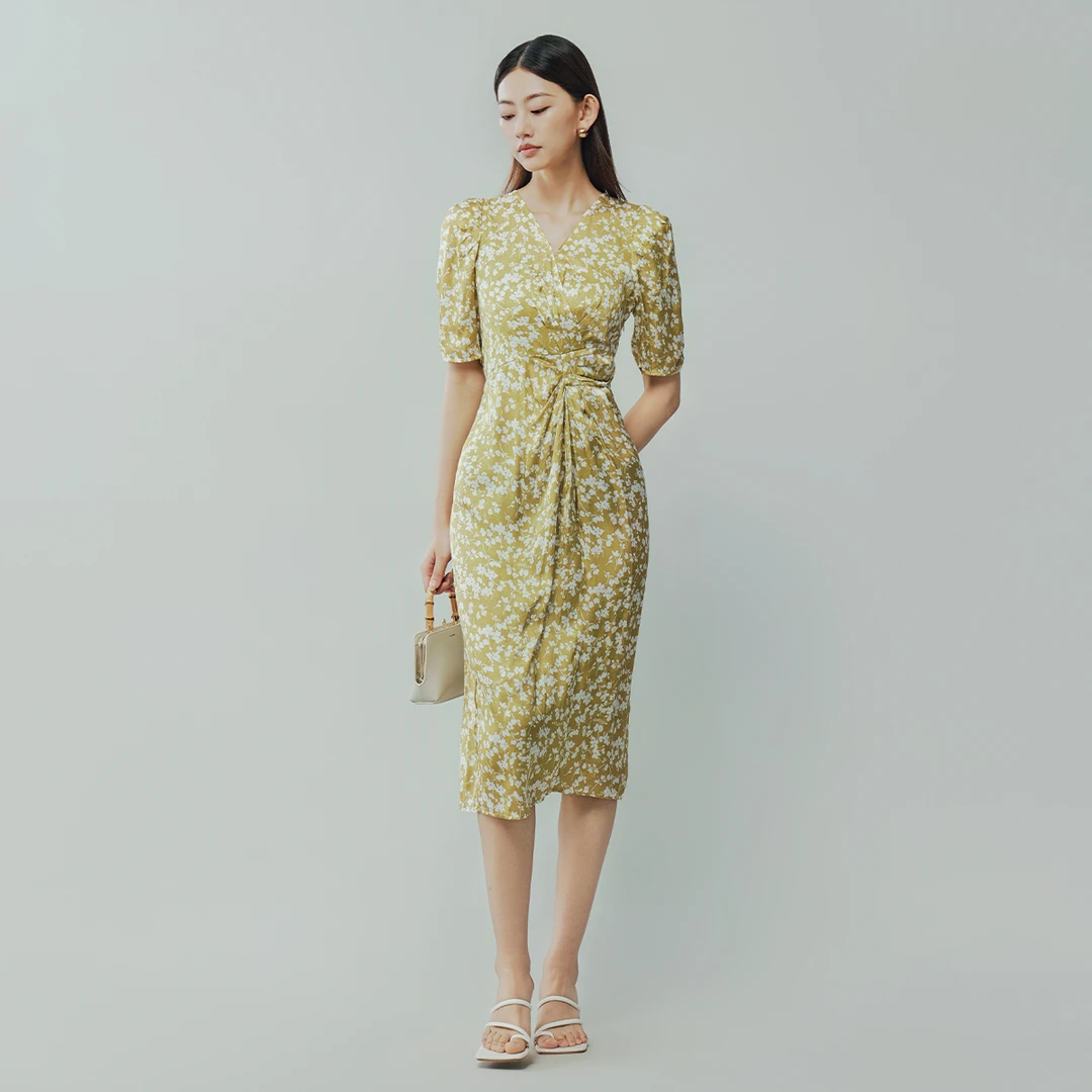 【安雅专属】歌蒂诗2025夏季专柜新款褶皱V领碎花连衣裙3F26L2295