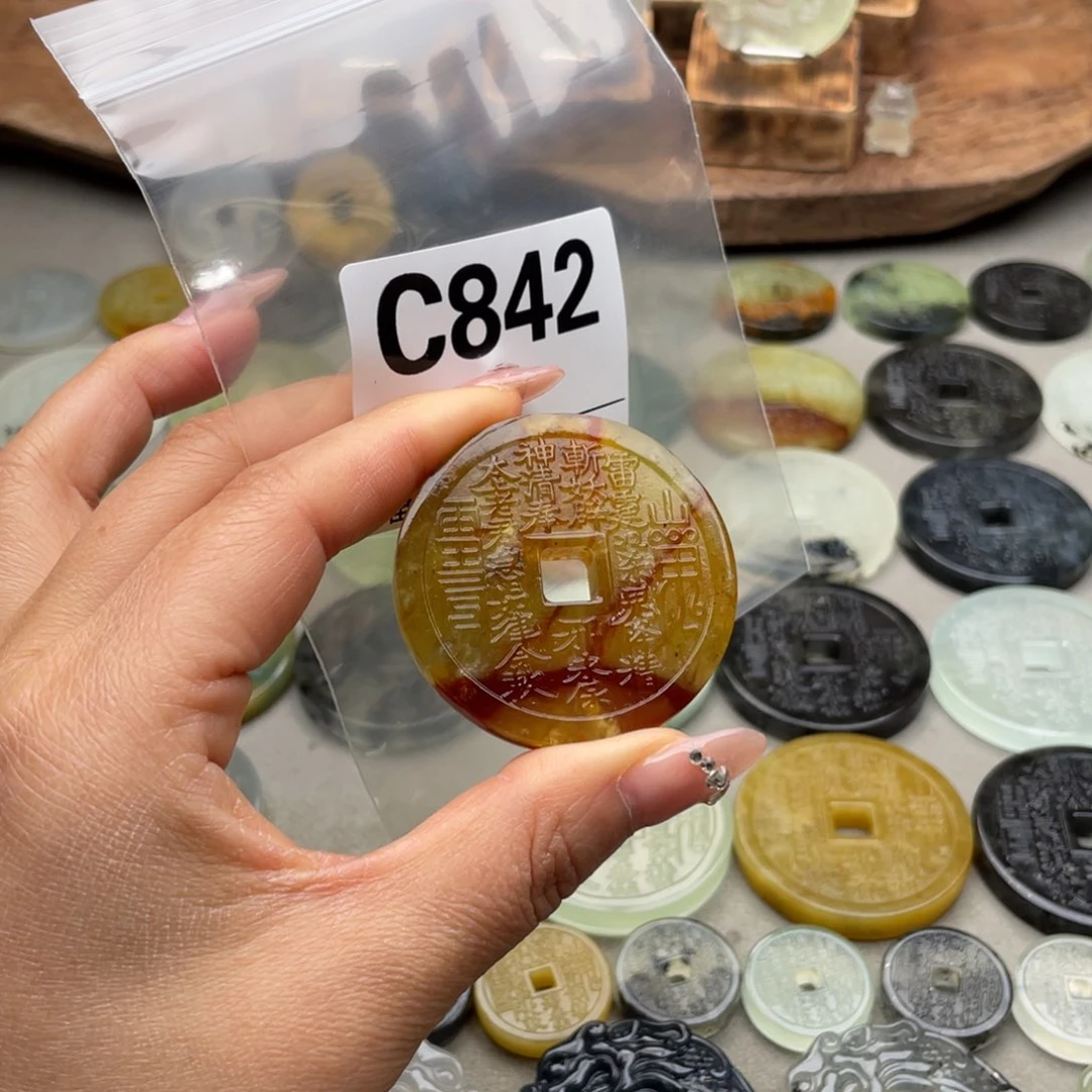 蛇纹石玉颈饰未镶嵌用****宁