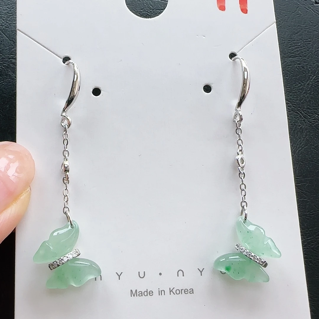 石英质玉（非洲翠）未镶嵌耳钉