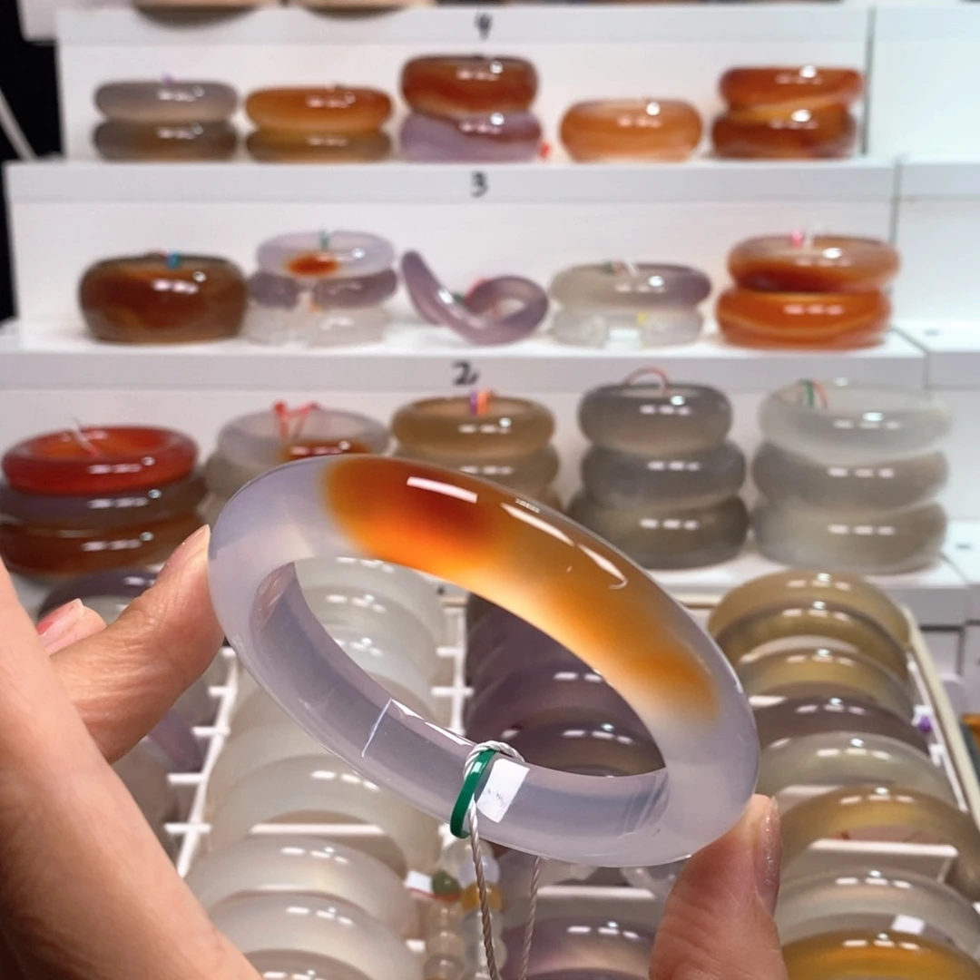 手镯玛瑙/玉髓未镶嵌