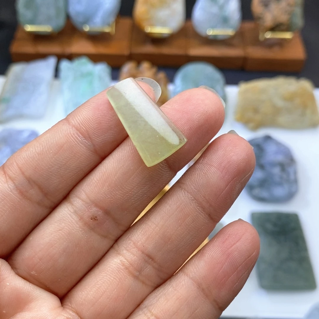 定制翡翠未镶嵌鹏**地无事牌