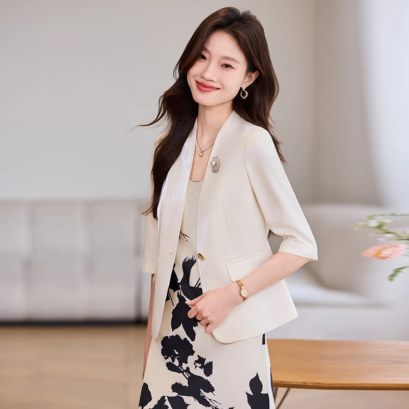 高级感夏季西装外套女薄款2026新款小个子气质七分袖无领休闲西服