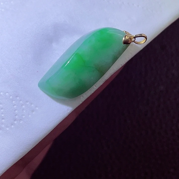 翡翠18K金镶嵌颈饰翡翠