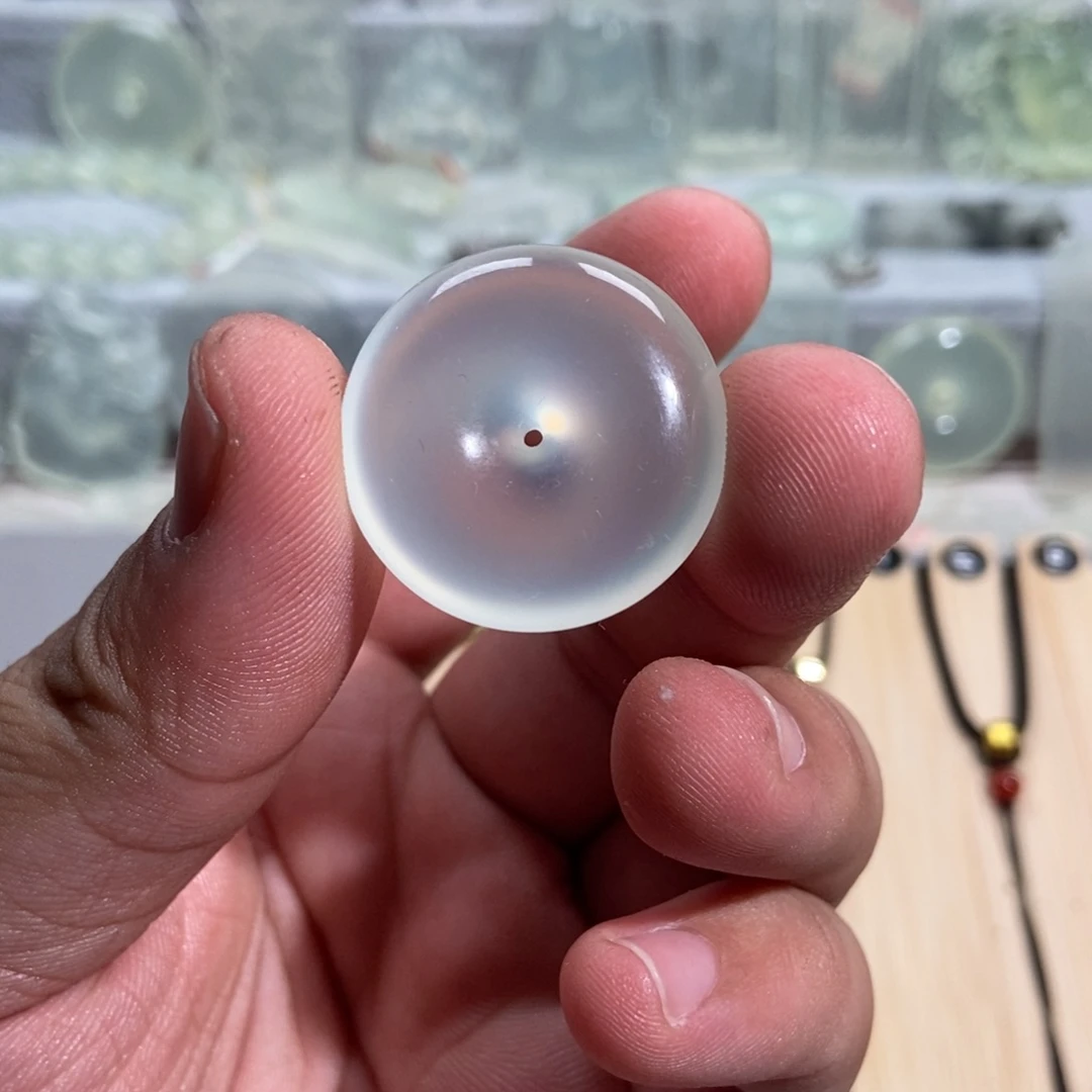 吸***猫蛇纹石玉未镶嵌颈饰