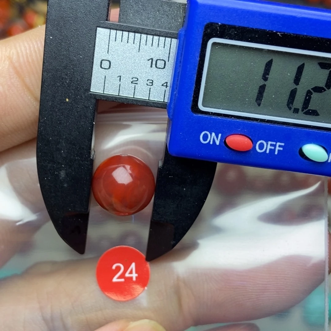 南红玛瑙未镶嵌南红玛瑙有瑕疵