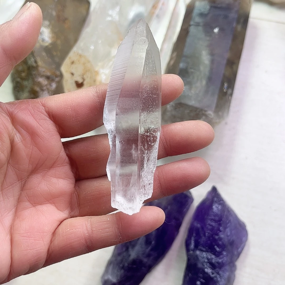 水晶天然水晶原石未镶嵌和**尘