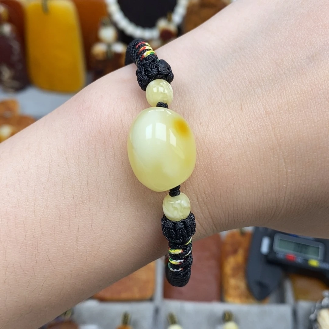 未镶嵌琥珀珠宝奇石