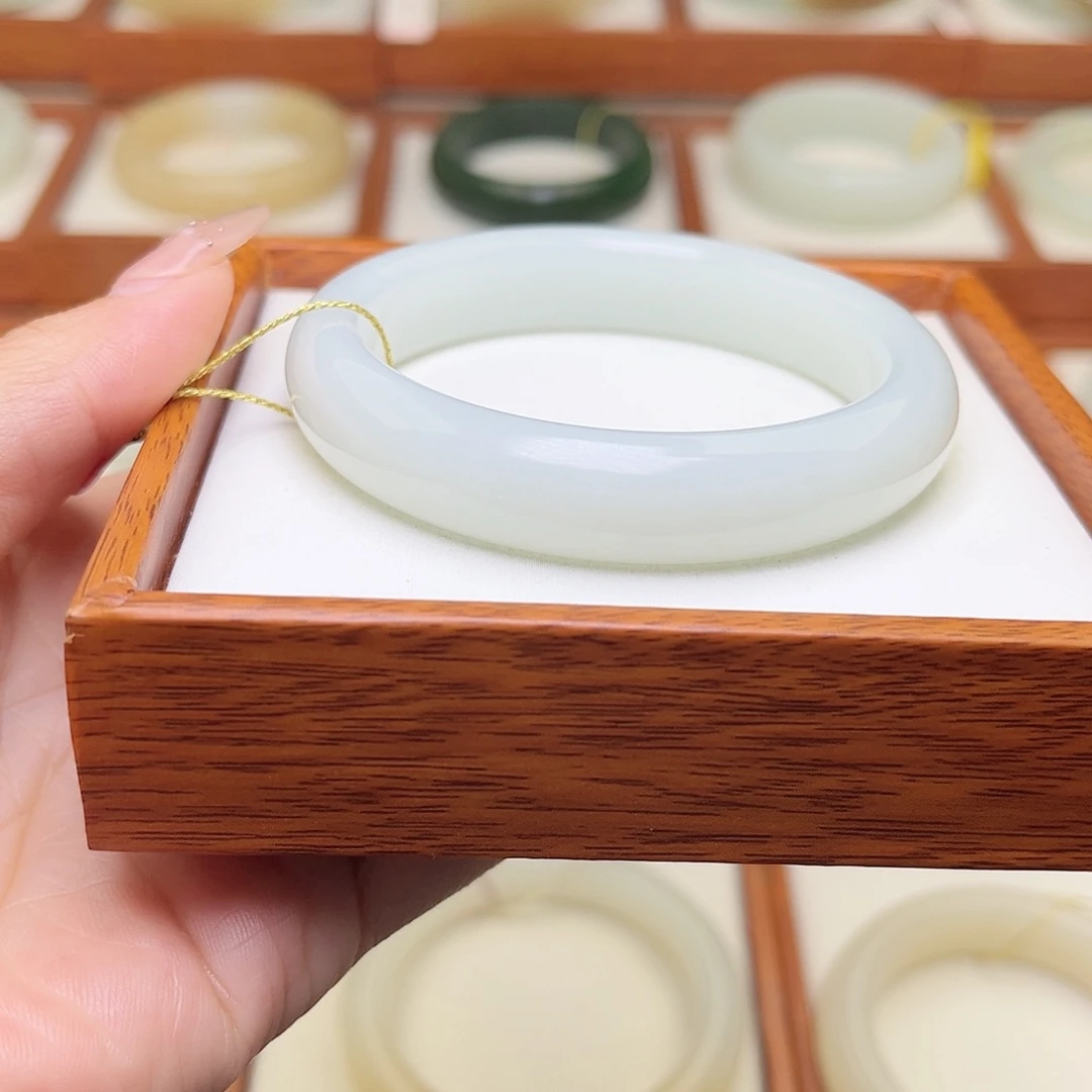 和田玉手镯未镶嵌54.6