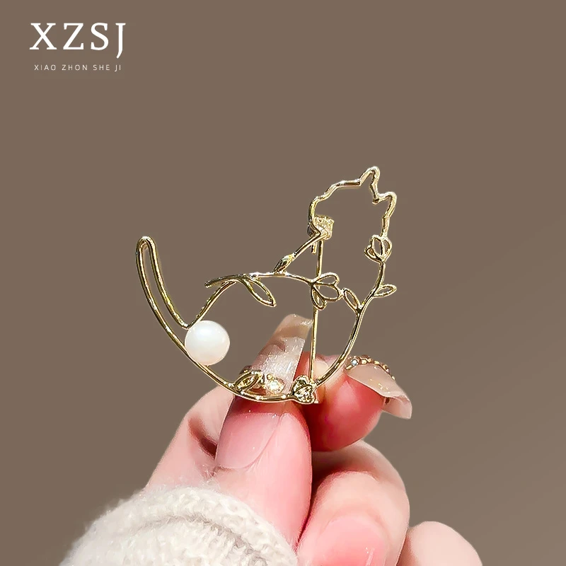 铜胸针 可爱镂空小猫咪胸花高档女日系别针精致百搭外套个性配饰