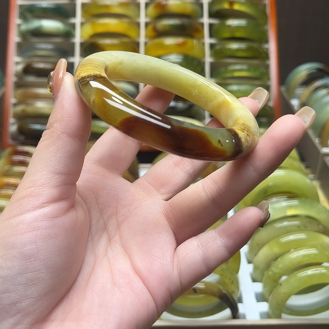 岫玉未镶嵌手镯59.2 圈口默认微瑕不退换