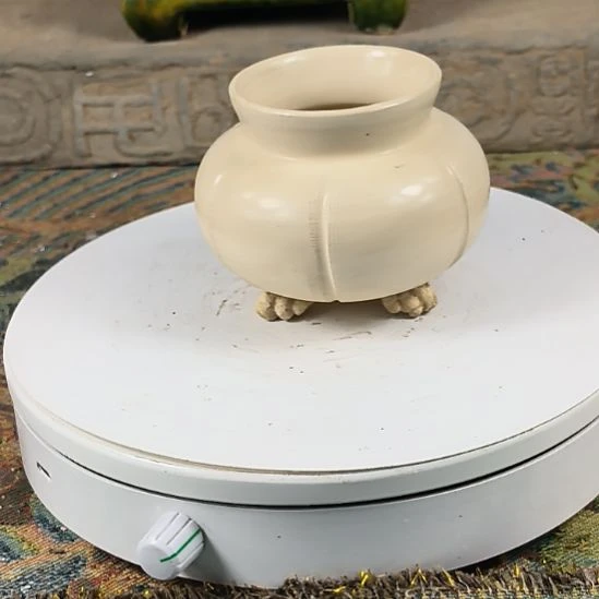 东***略河北省邢窑白釉三足炉