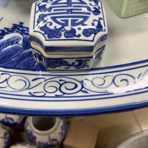 夜****瓷片瓷片瑕疵不退不换，介意不拍