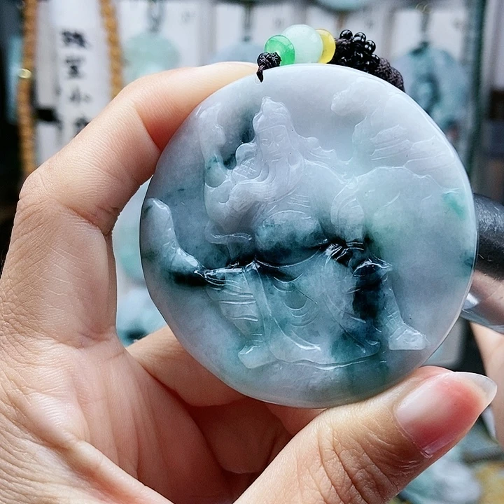 颈饰足铂镶嵌翡翠翡翠