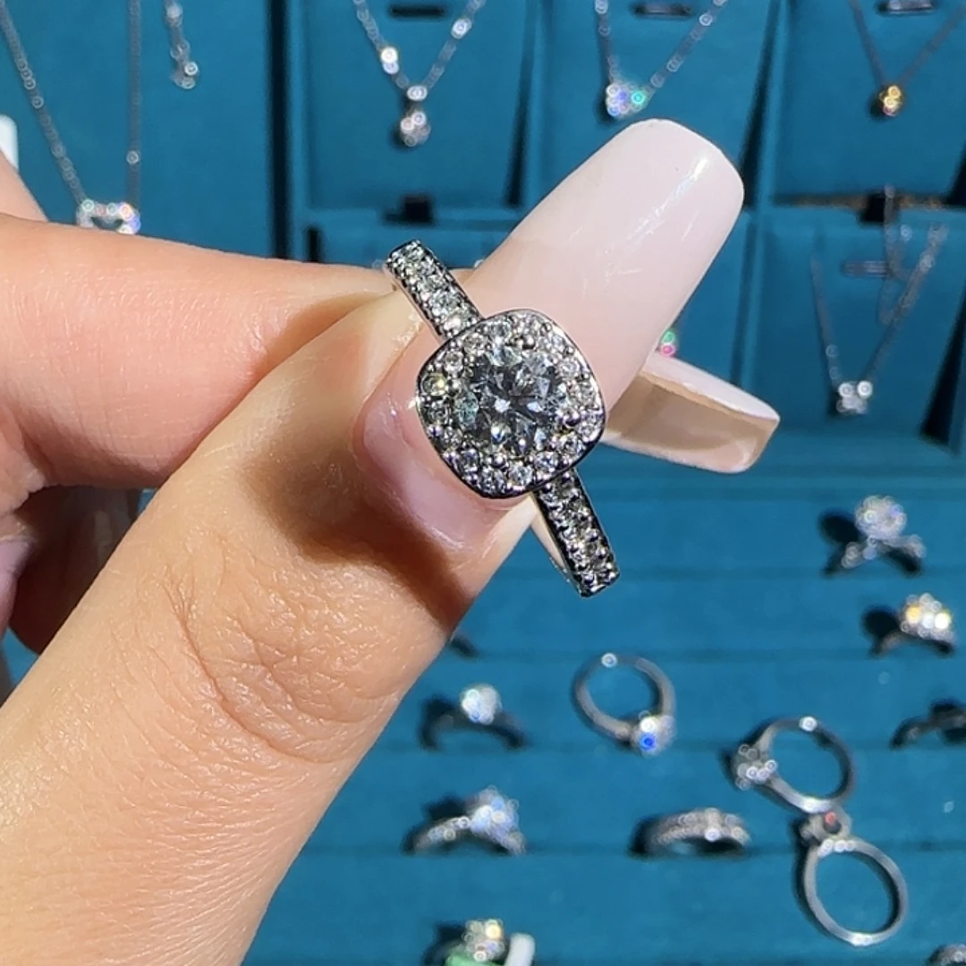 实验室培育钻石足铂镶嵌0.5克拉满钻方糖10圈口