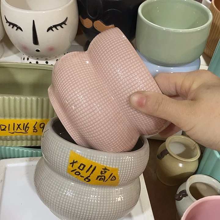 陶盆有孔 瑕疵针孔漏釉介意勿拍外口 12外高10