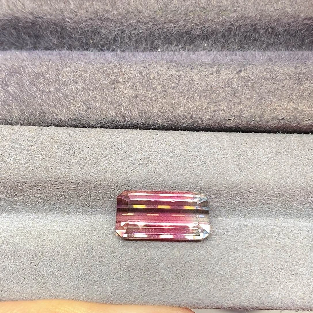 碧玺未镶嵌7.135克拉天然全净满火彩西瓜碧玺