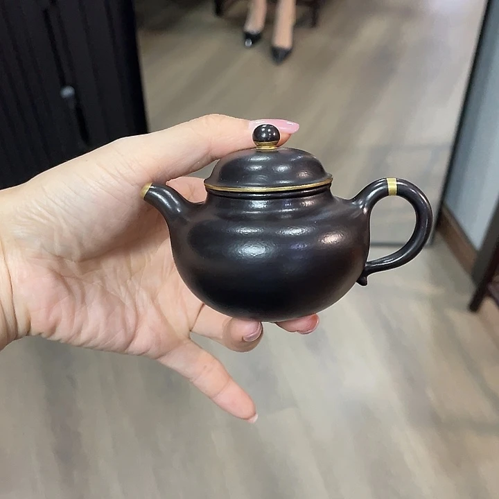 茶壶紫砂全手工打造
