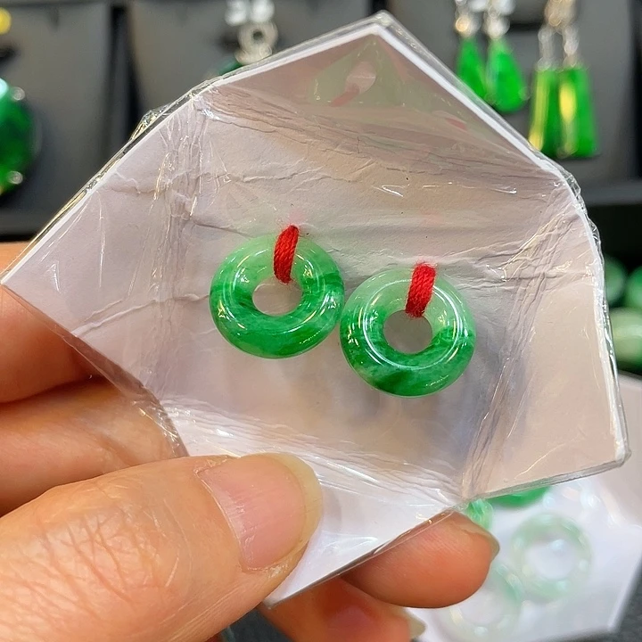 皮***皮未镶嵌翡翠耳饰甜甜圈