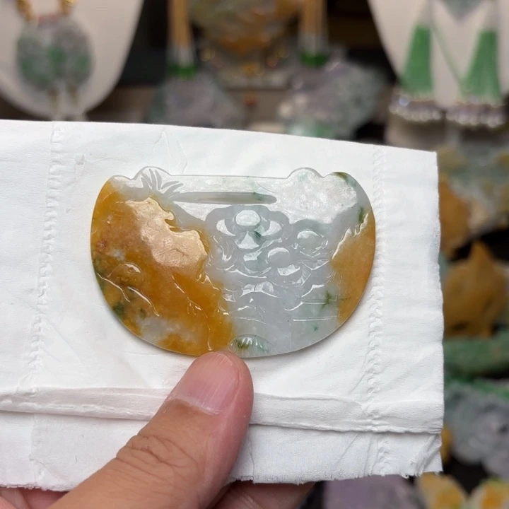 翡翠未镶嵌颈饰吊坠