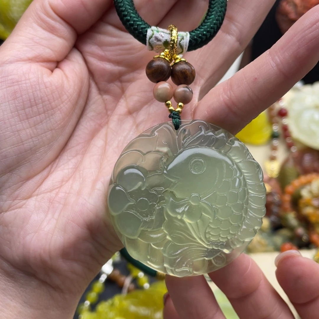 未镶嵌蛇纹石玉颈饰