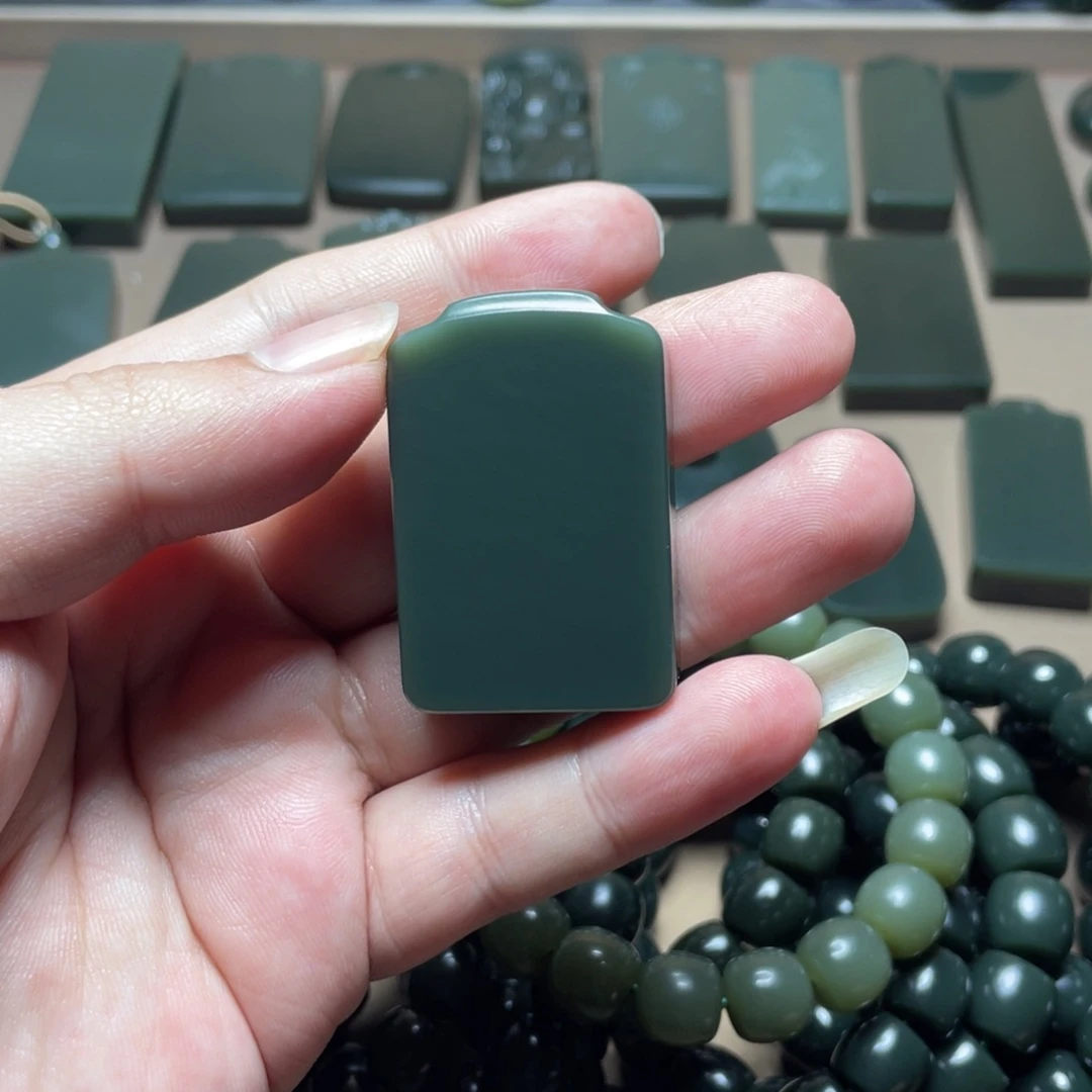 桃***丫和田玉未镶嵌手链