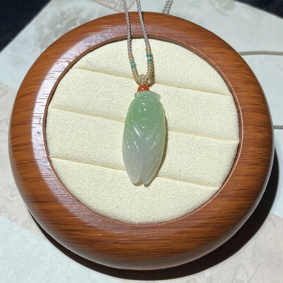 DZ1151 和田玉翠青一鸣惊人吊坠（多样性发一）