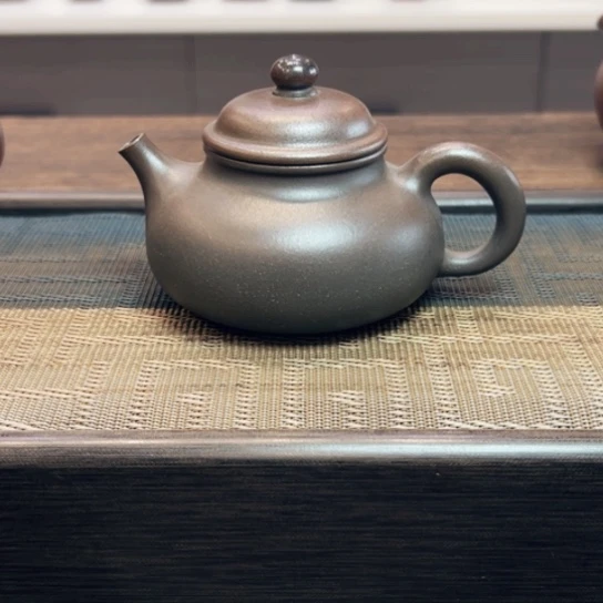 茶壶紫砂黄龙山原矿底槽清柴烧半手工（160 cc）
