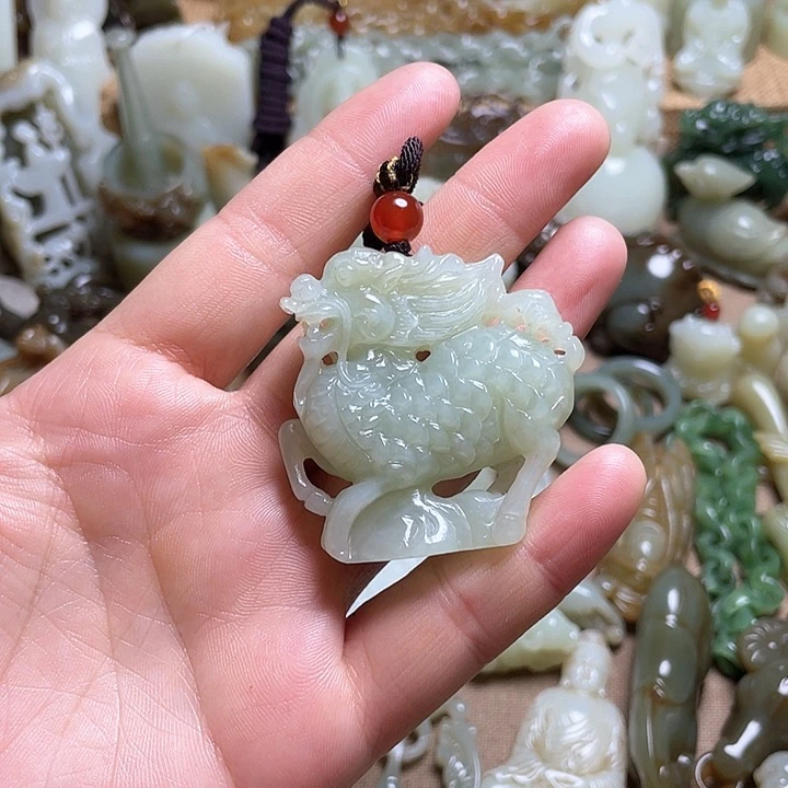 和田玉颈饰未镶嵌虎