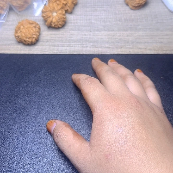 红***e大叶紫檀（黑酸枝木类）
