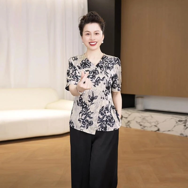 妈妈夏装短袖小衫洋气套装2025新款中老年时尚女装T恤上衣两件套