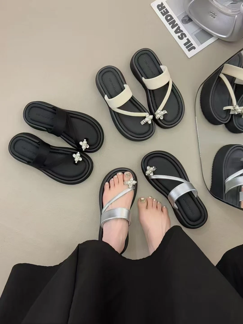 凉拖鞋女厚底套趾2025夏季新款百搭松糕外穿休闲沙滩鞋高级感水钻