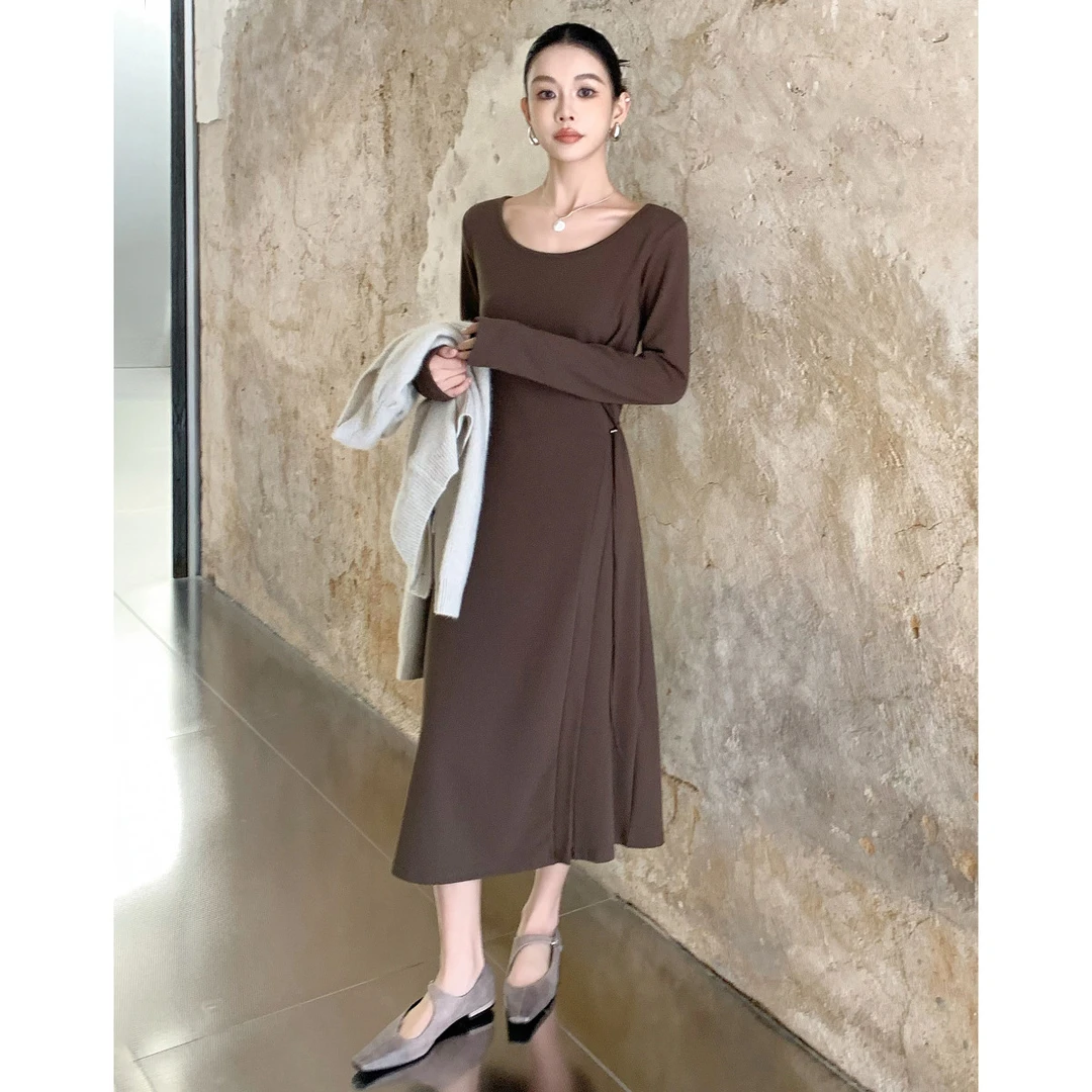 美洋｜沙伦玫瑰连衣裙 静奢气质_收腰后开叉圆领长袖裙