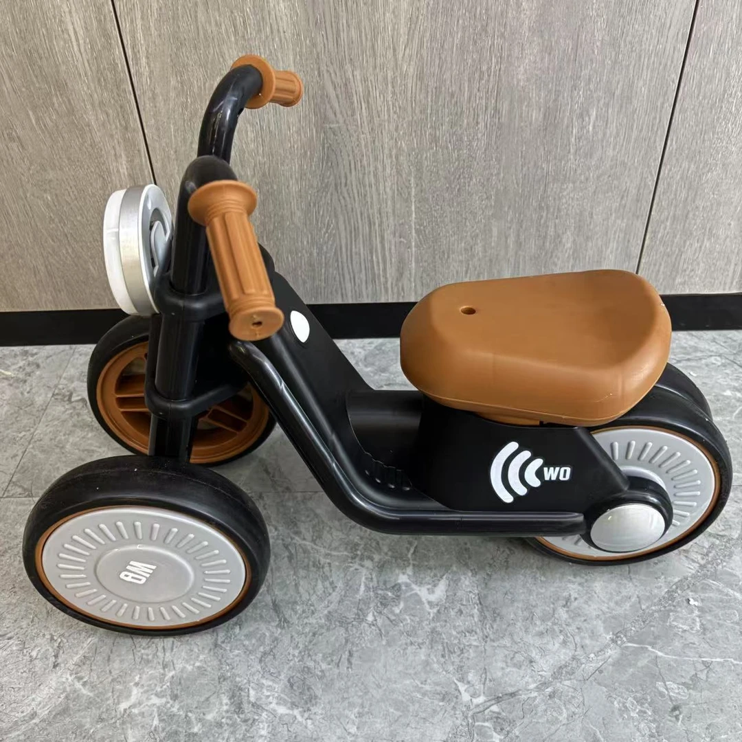 M954四轮平衡车 酷炫时尚玩具车