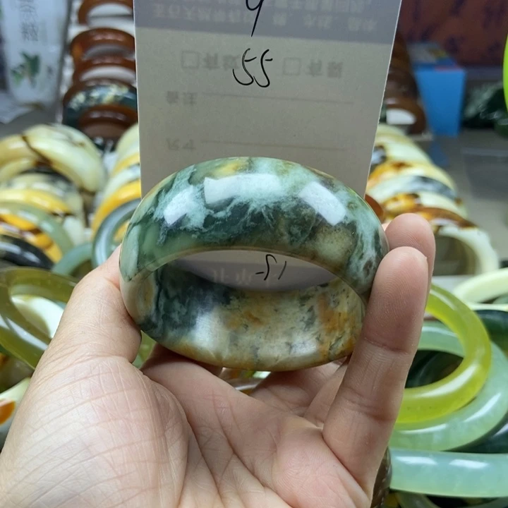 蛇纹石玉未镶嵌手镯