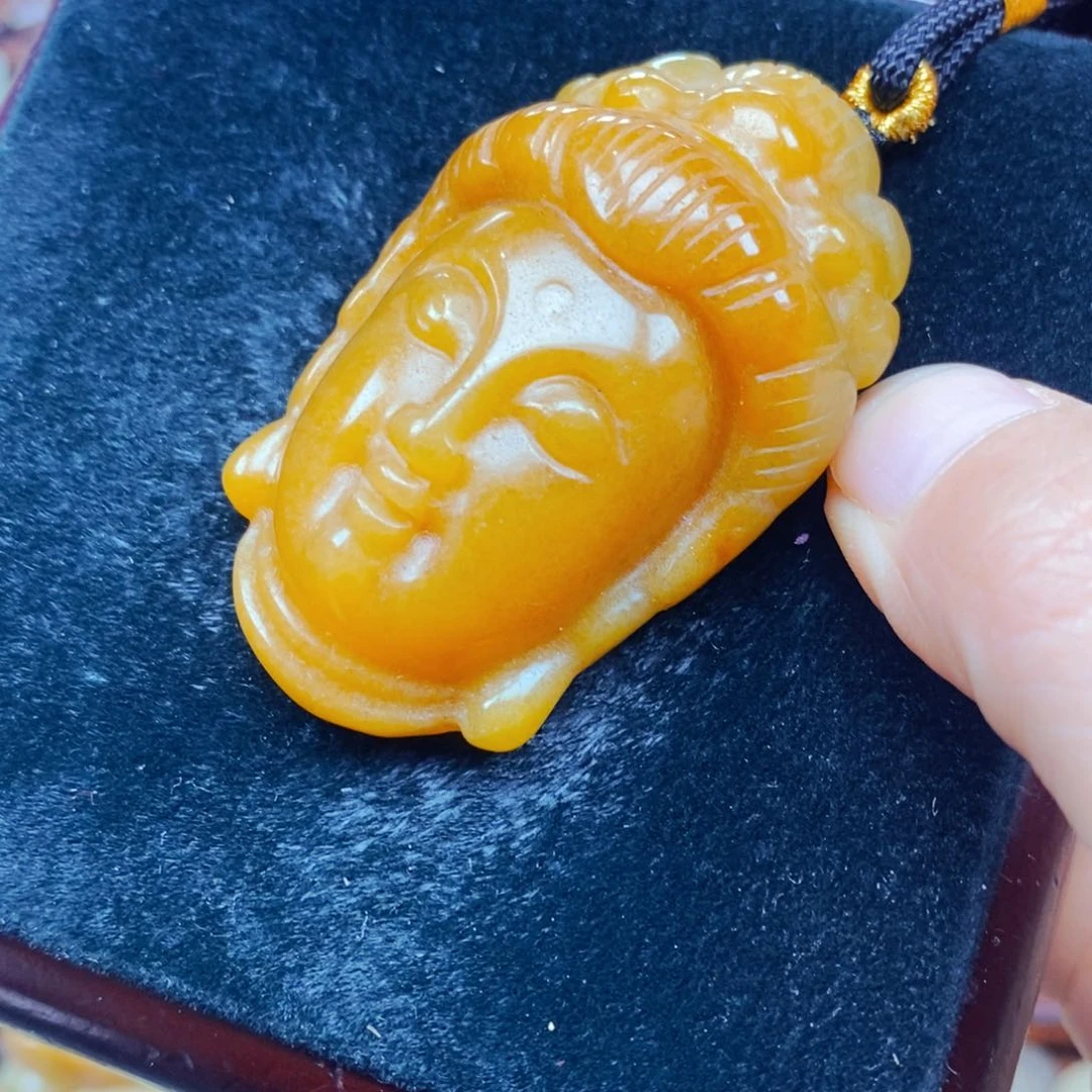 石英质玉（黄龙玉）未镶嵌颈饰