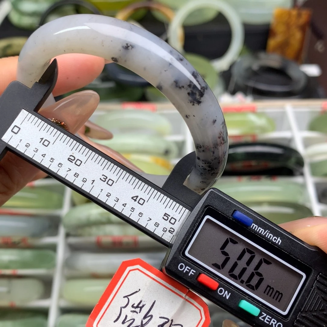 蛇纹石玉未镶嵌手镯792
